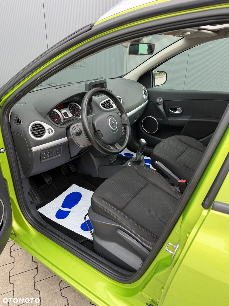 Renault Clio - 30