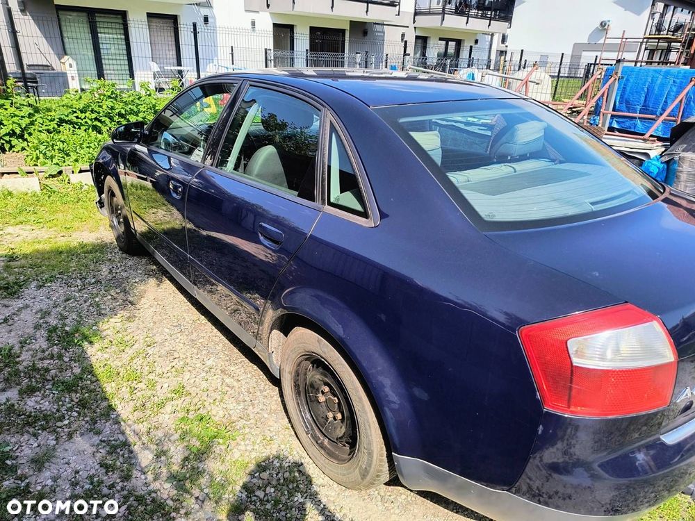 Audi A4 Limousine - 4