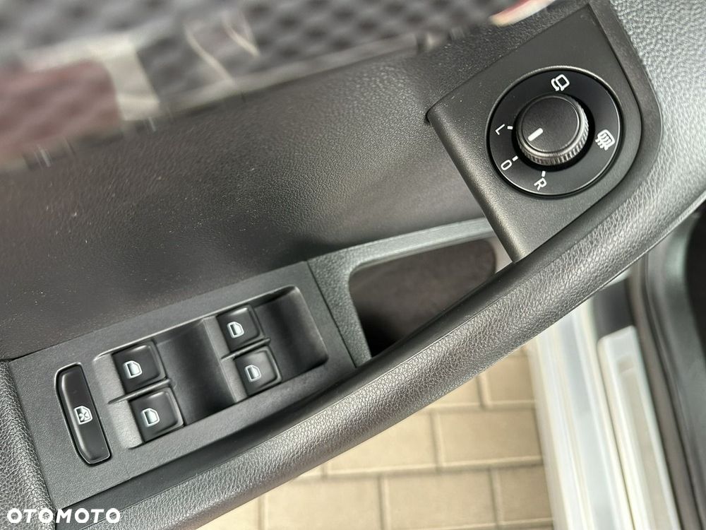 Skoda Octavia 2.0 TDI DSG RS - 33