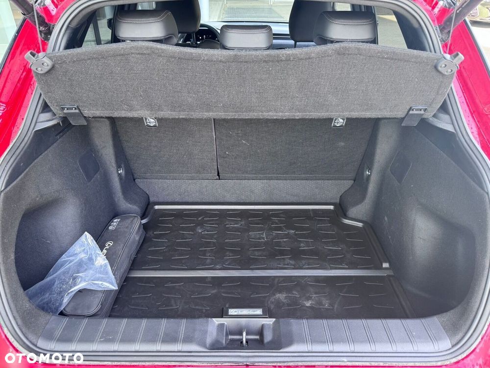 Lexus LBX 1.5 Hybrid Cool - 36