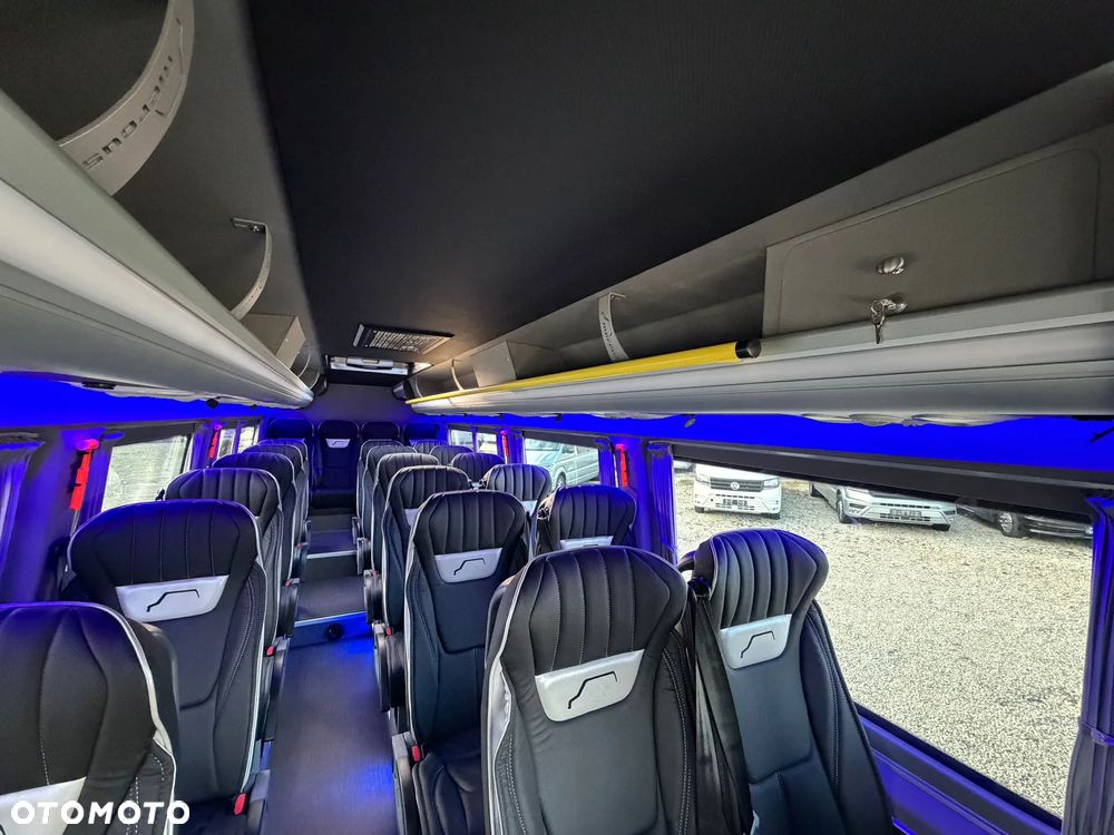 Mercedes-Benz Sprinter 519 - 21