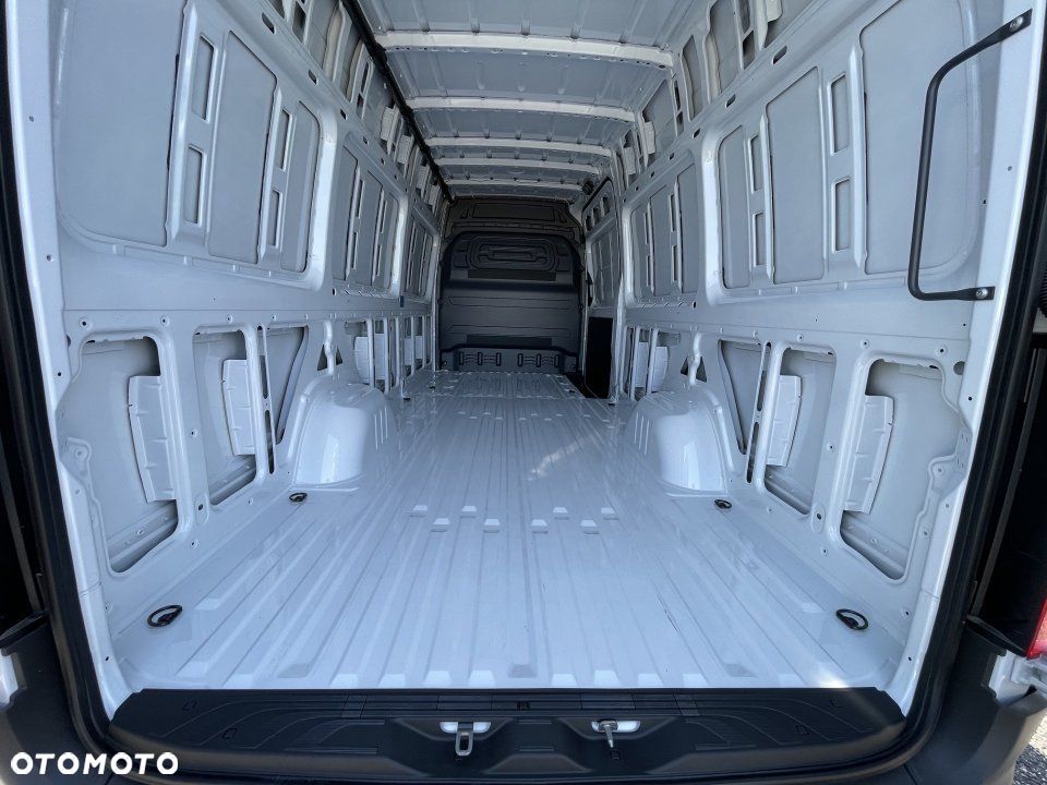 Mercedes-Benz Sprinter - 8