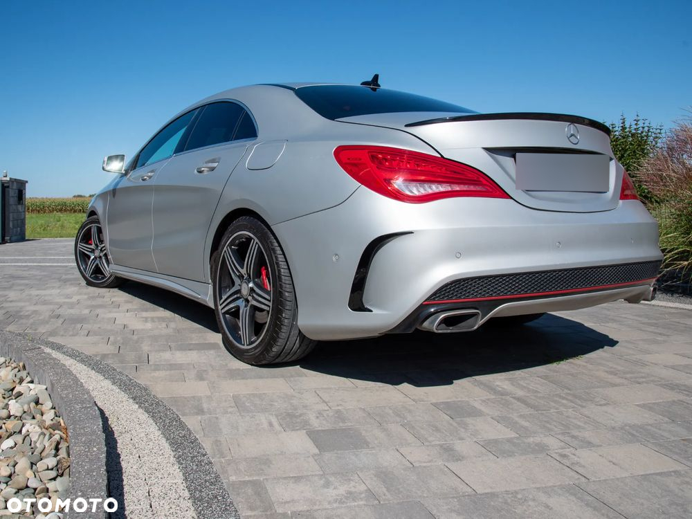 Mercedes-Benz CLA 250 4Matic 7G-DCT AMG Line - 32