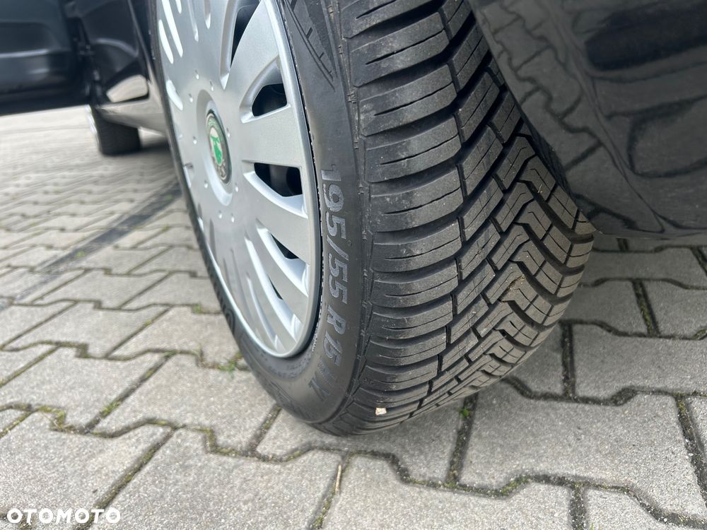 Skoda Roomster 1.4 16V Style PLUS EDITION - 22