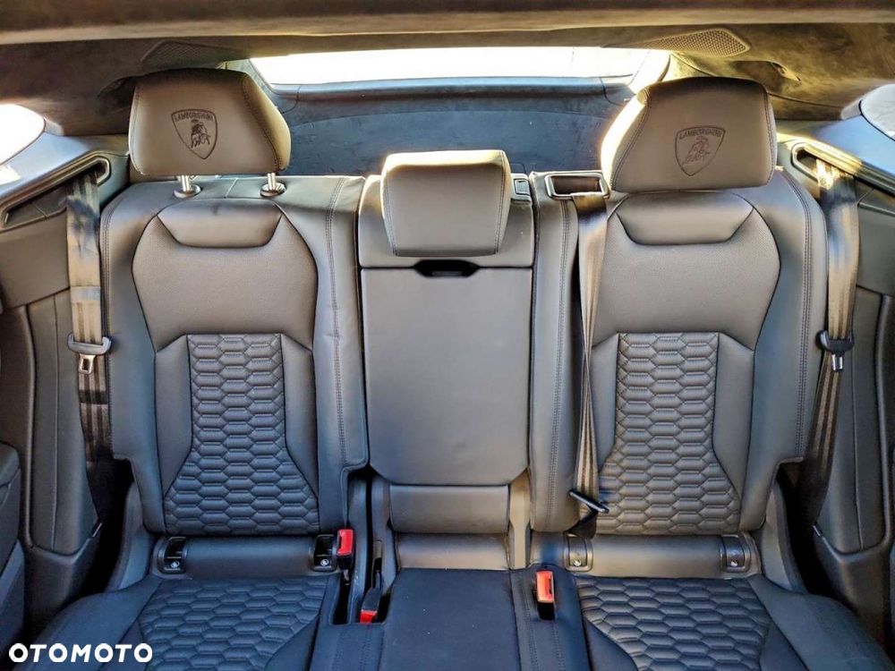 Lamborghini Urus - 11