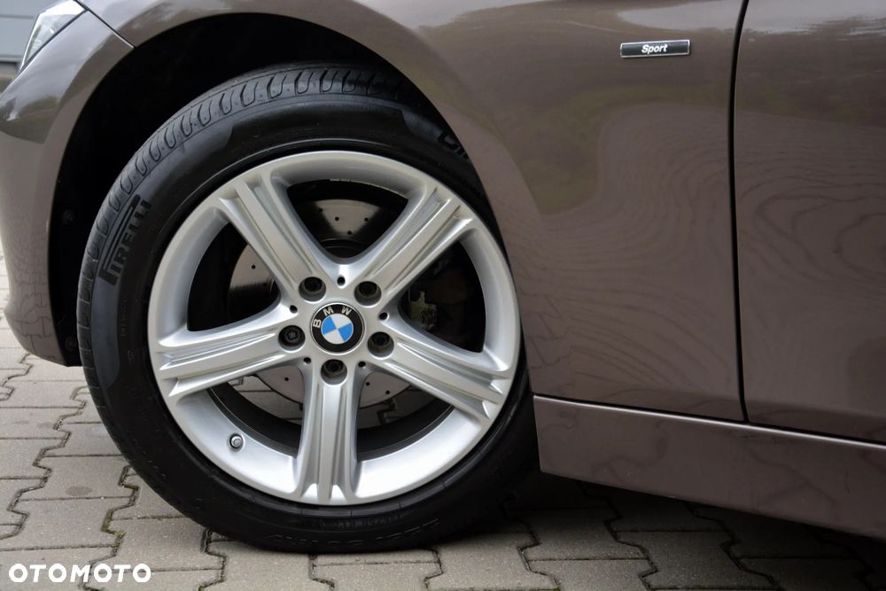 BMW Seria 3 318d Blue Performance Sport Line - 12