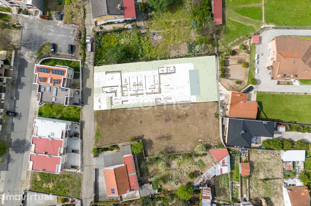 Terreno Urbano com projeto aprovado para moradia T4 térrea OASI - Grande imagem: 2/17