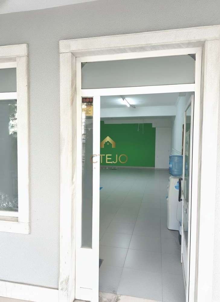 Espaçoso imóvel comercial em Amadora - Grande imagem: 3/7