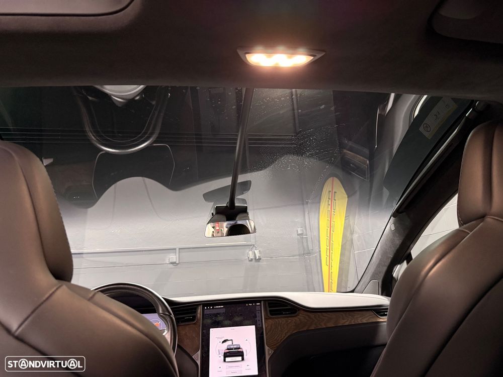Tesla Model X 100D - 21