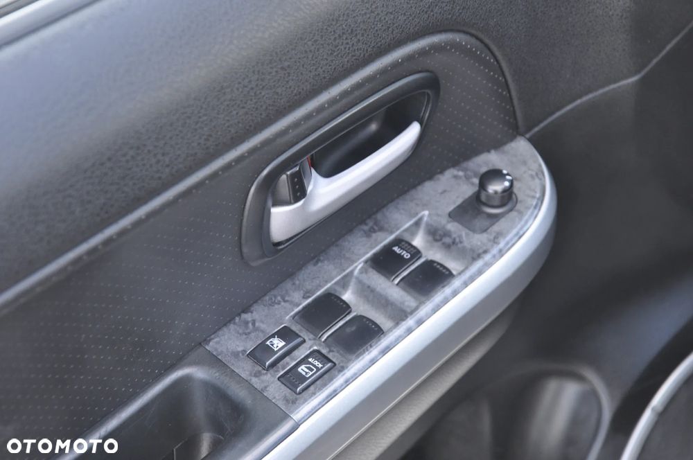 Suzuki Grand Vitara 1.9 DDiS Comfort DPF Limited - 13