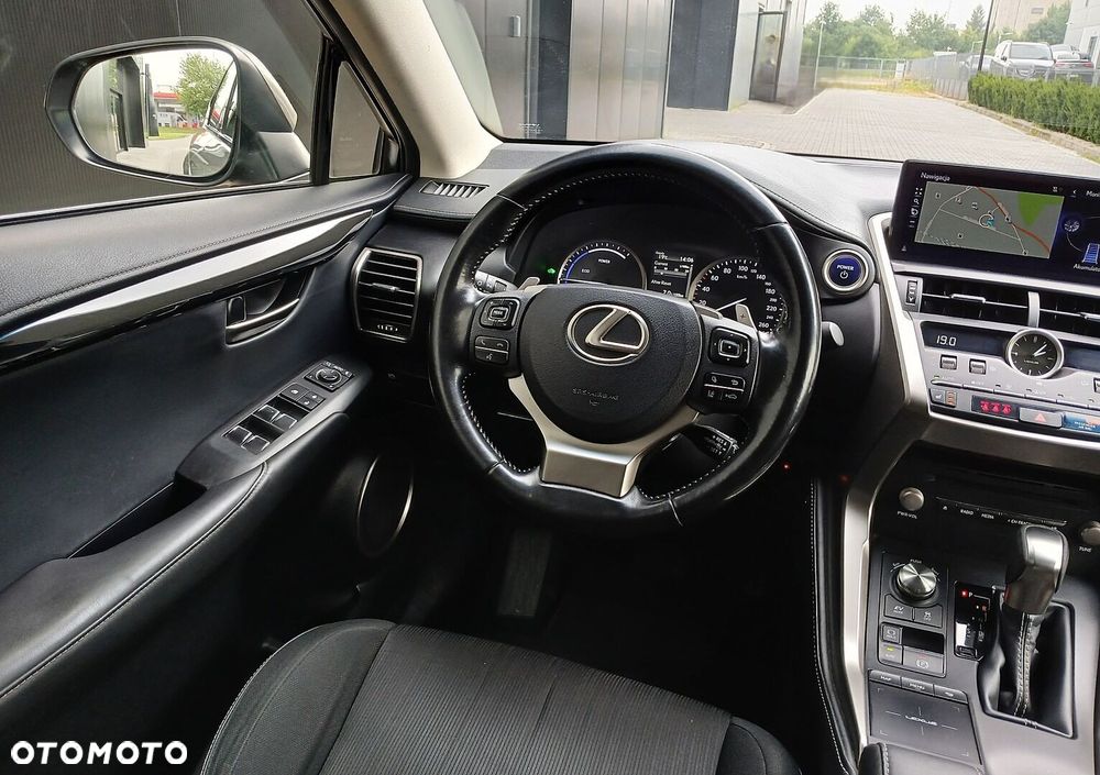 Lexus NX 300h Business Edition AWD - 22