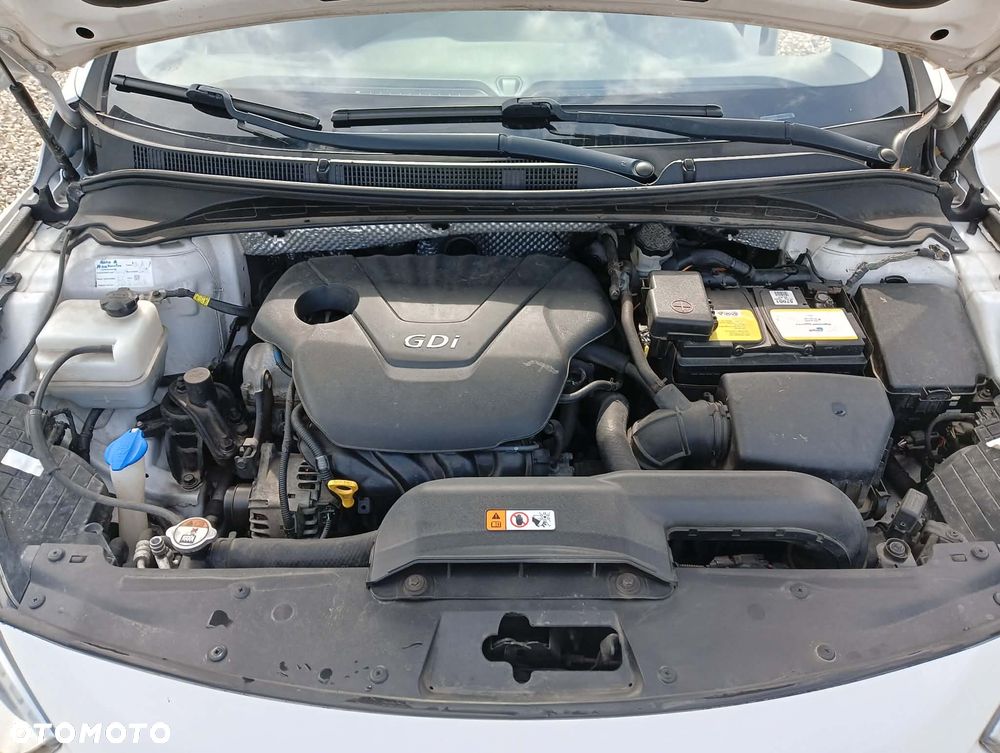 Hyundai i40 1.6 GDI Comfort + - 18