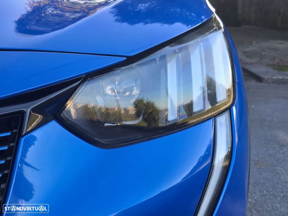 Peugeot e-208 - 15
