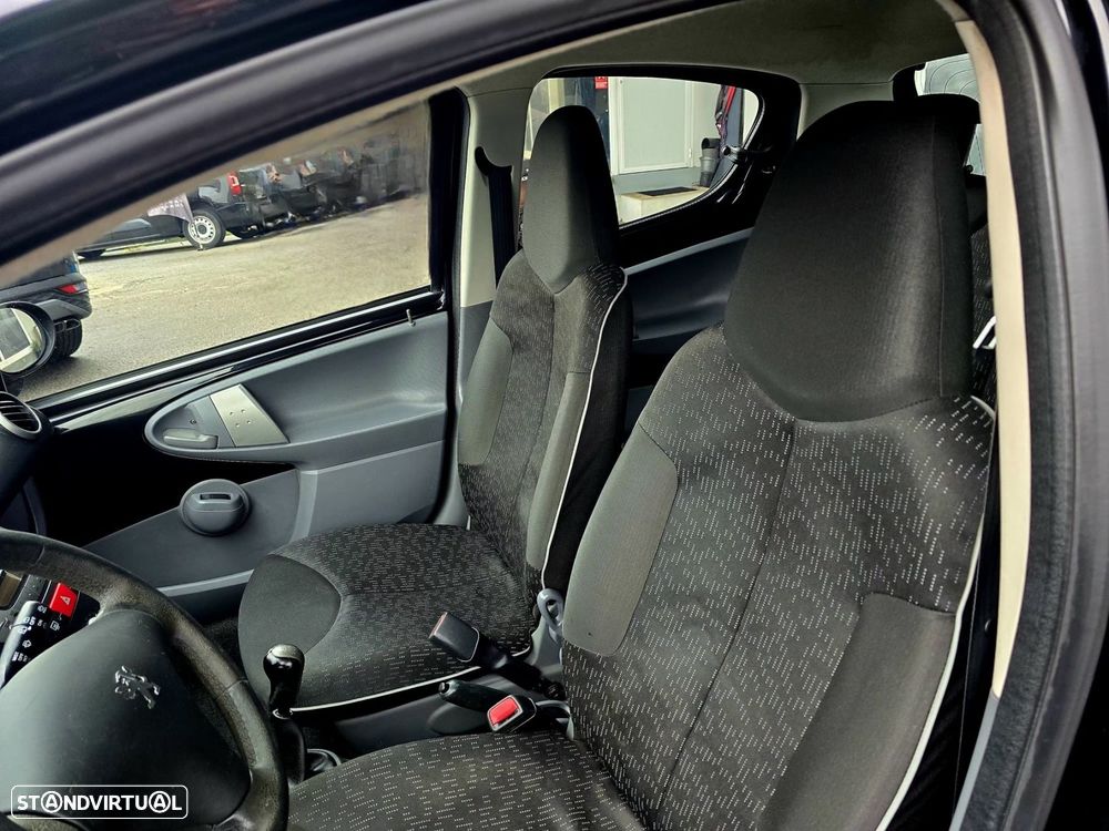 Peugeot 107 1.0 Active - 12