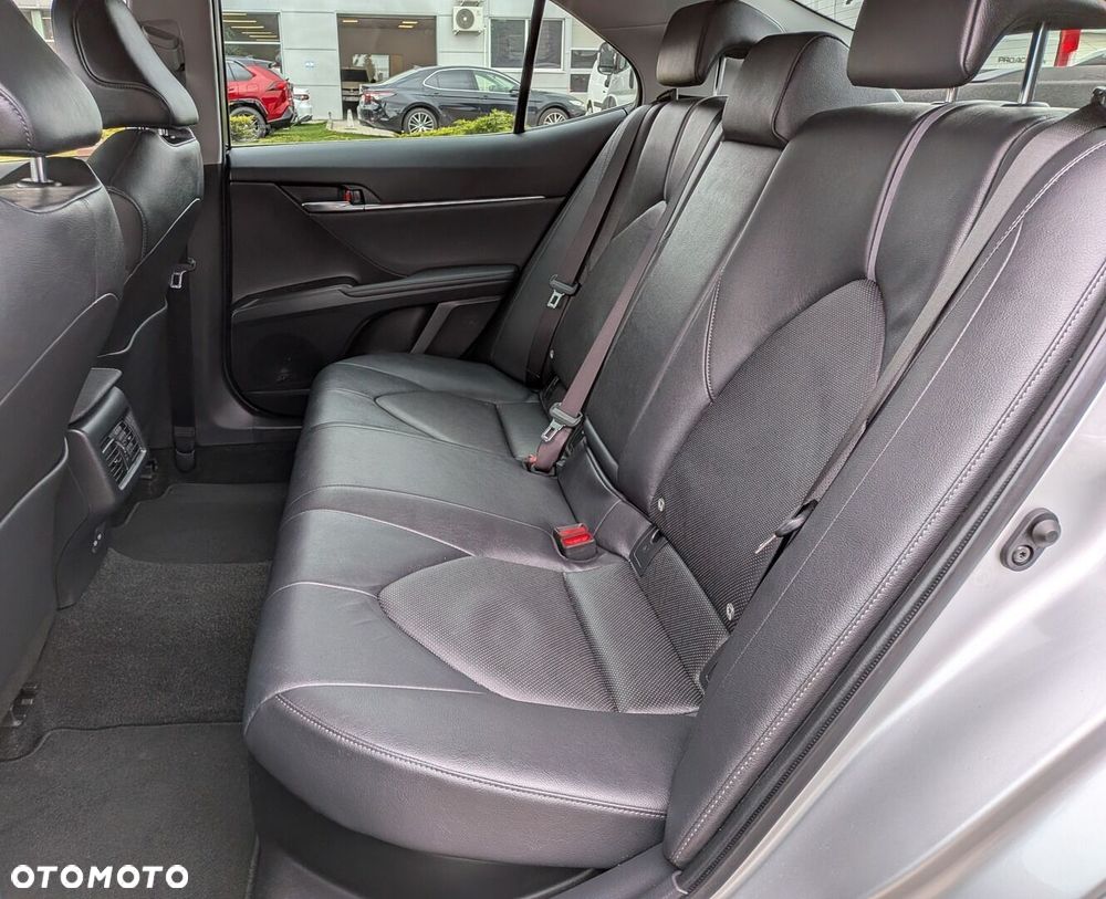 Toyota Camry 2.5 Hybrid Executive CVT - 38