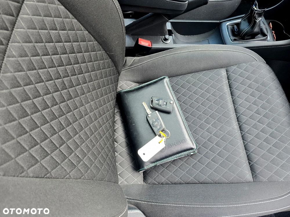 Skoda RAPID 1.2 TSI Green tec Edition - 31