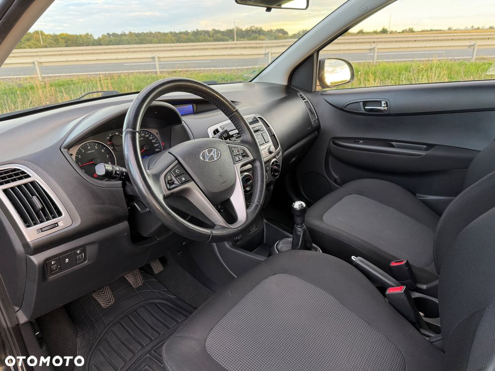 Hyundai i20 1.25 Wersja Jubileuszowa - 28