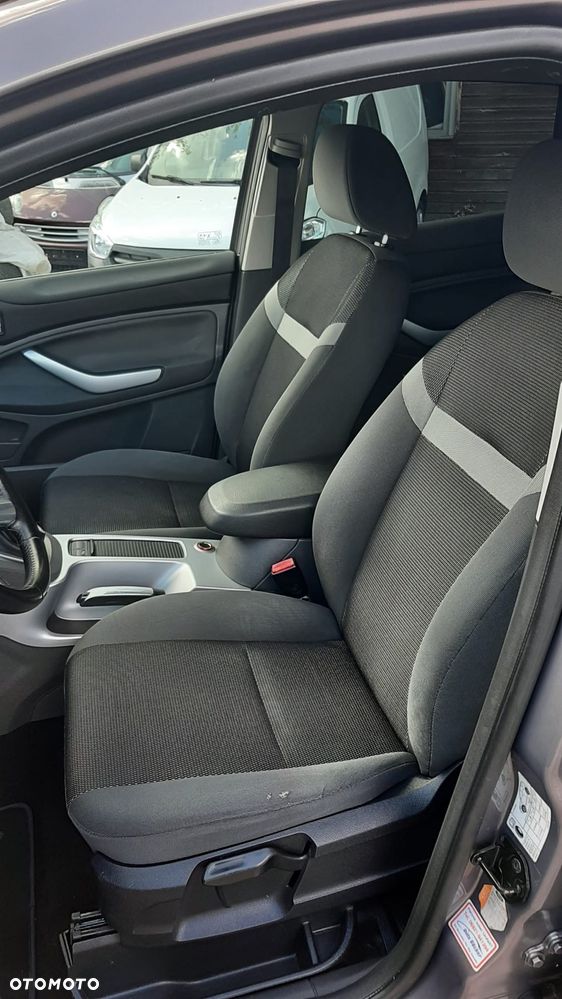 Ford Kuga 2.0 TDCi 2x4 Champions Edition - 14
