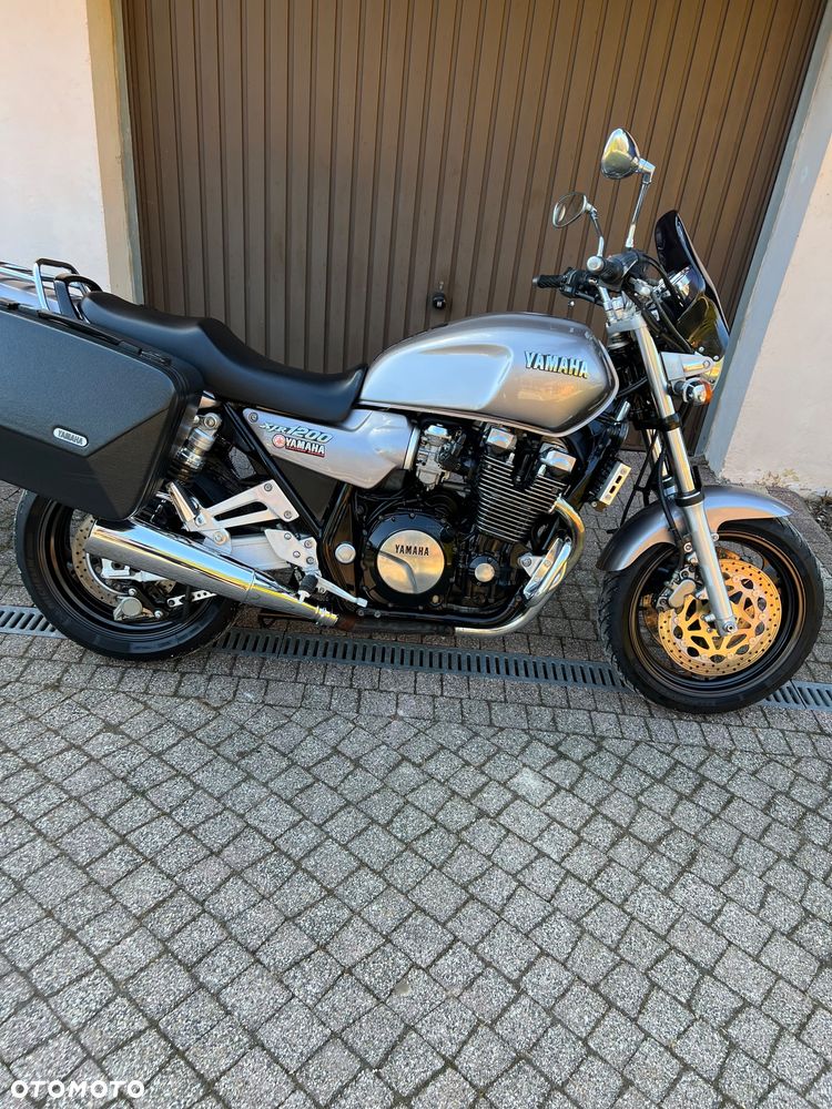 Yamaha XJR - 2