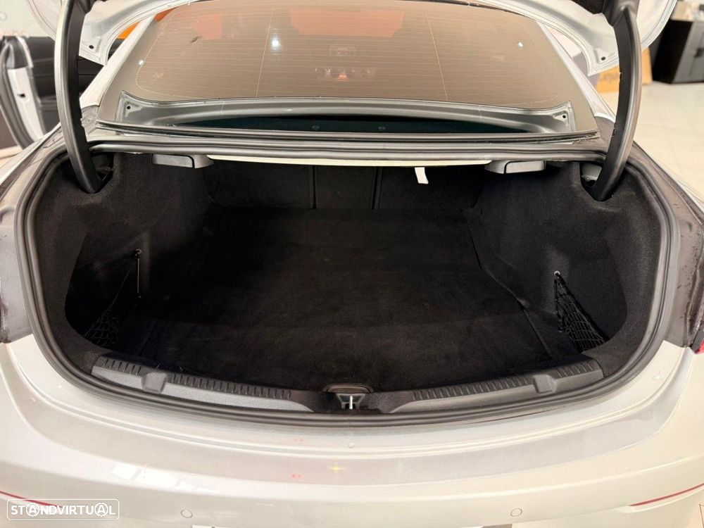 Mercedes-Benz E 220 CDi Avantgarde BE Auto - 11