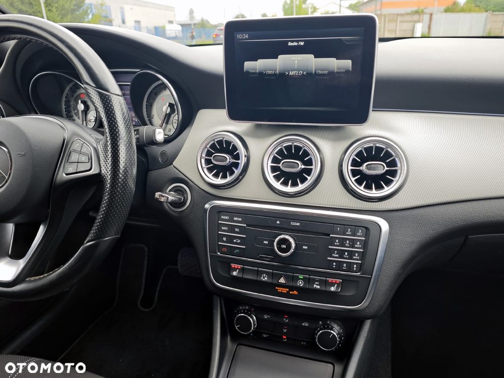 Mercedes-Benz CLA 180 7G-DCT - 15
