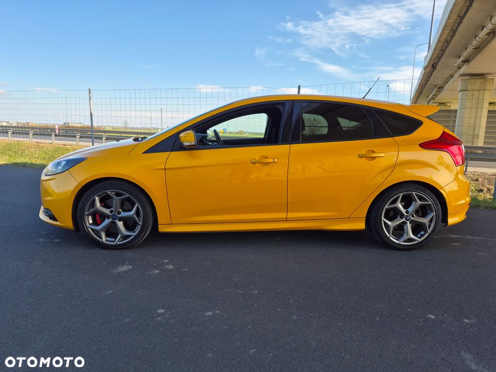 Ford Focus 2.0 EcoBoost ST mit Leder-Exclusiv-Paket - 6