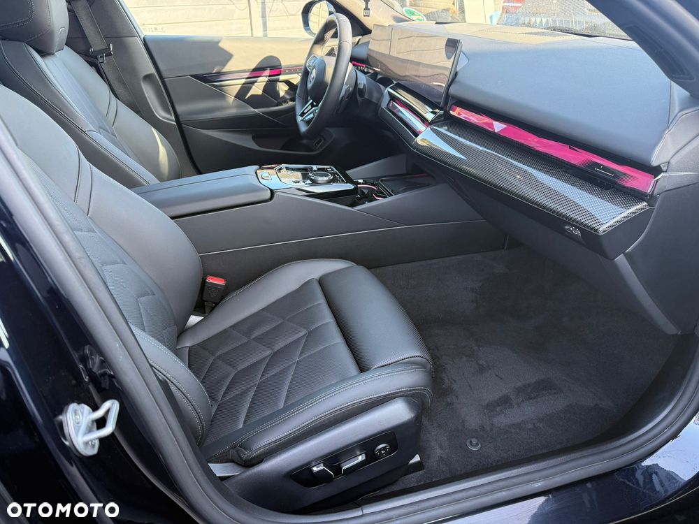 BMW Seria 5 520d - 33