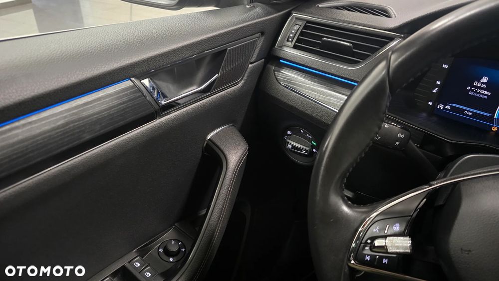 Skoda Superb 2.0 TDI SCR 4x4 Sportline DSG - 27