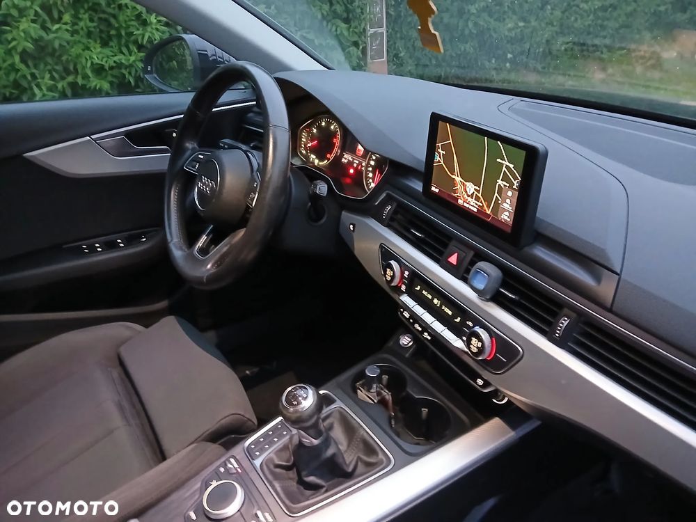Audi A4 Avant 2.0 TDI design - 15