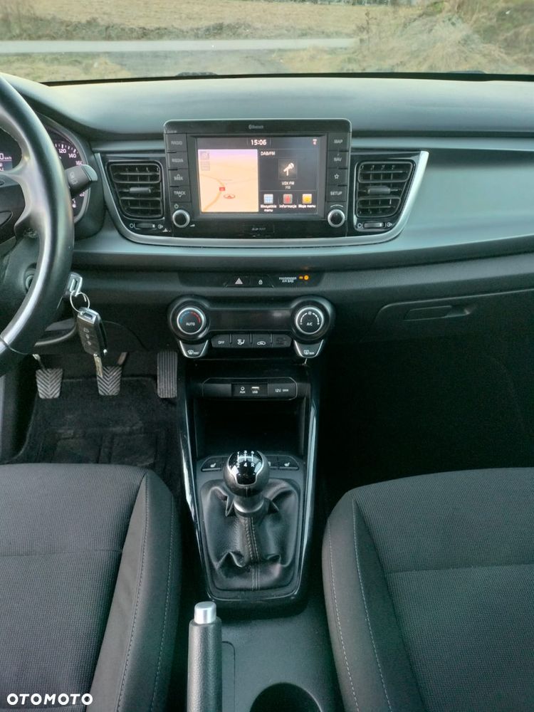 Kia Rio - 11