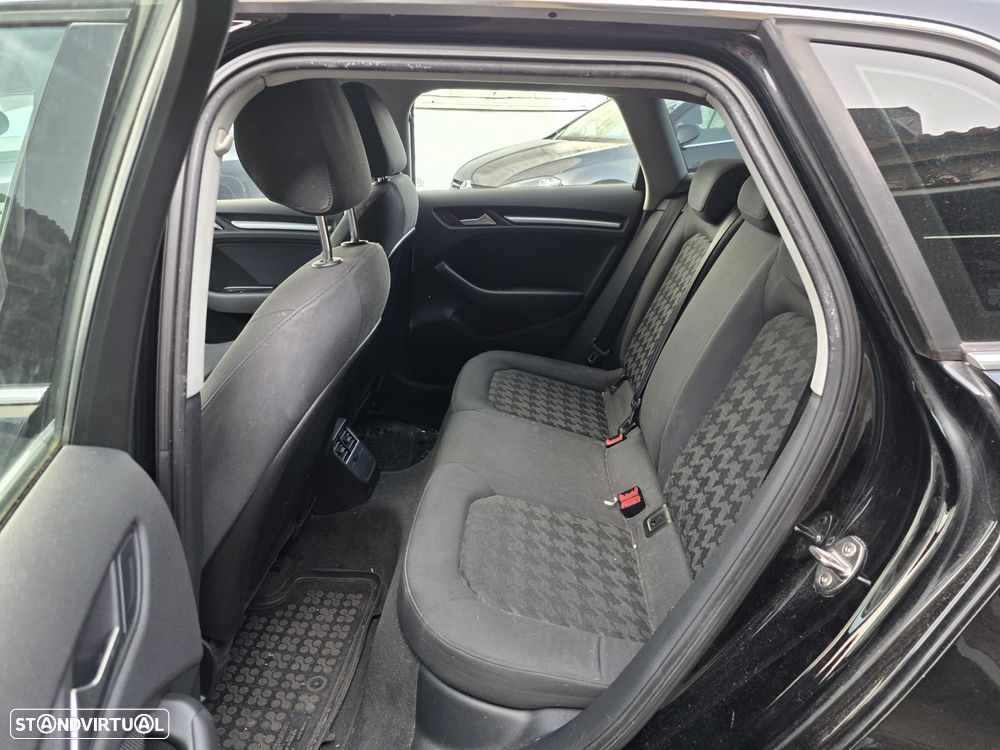 Audi A3 Sportback 1.6 TDI (clean diesel) S line Sport Pack - 17