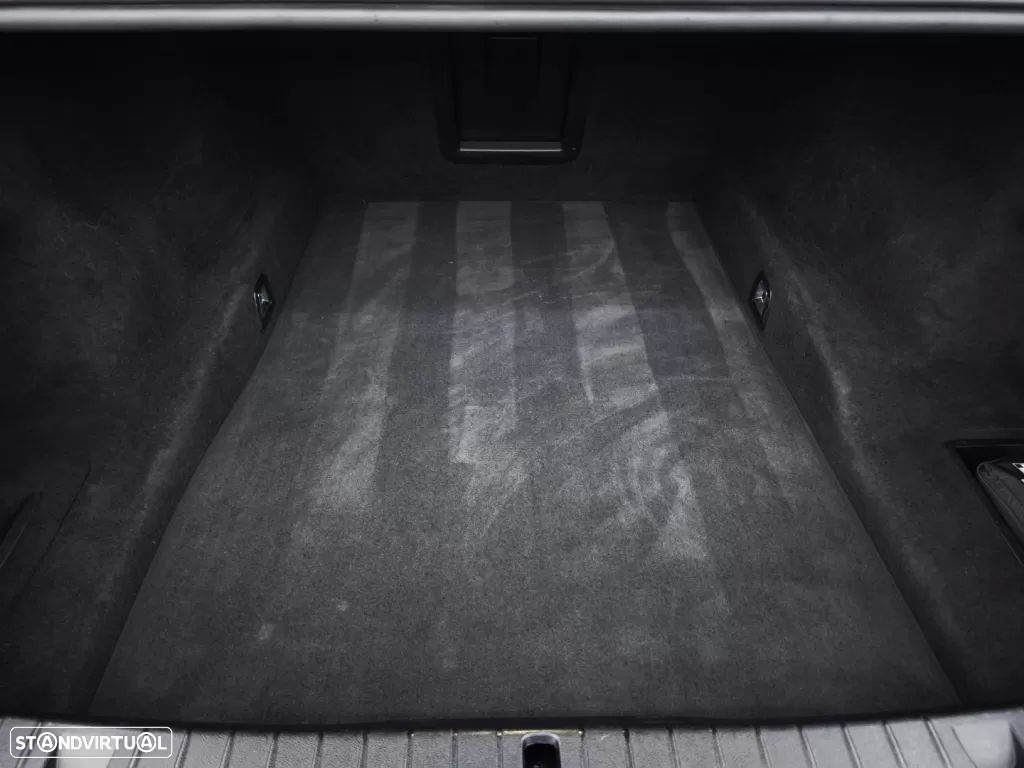 BMW 725 d Pack M - 17