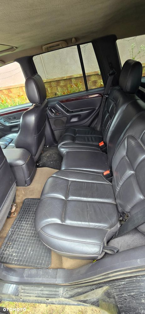 Jeep Grand Cherokee - 15