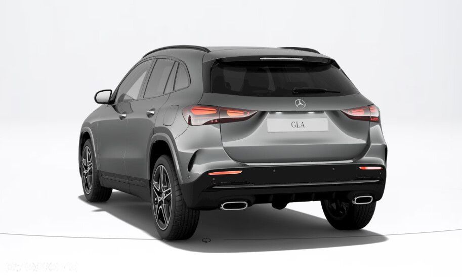Mercedes-Benz GLA - 4