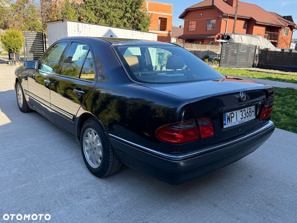 Mercedes-Benz Klasa E - 4