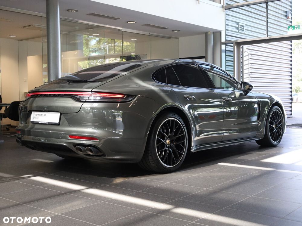 Porsche Panamera - 4