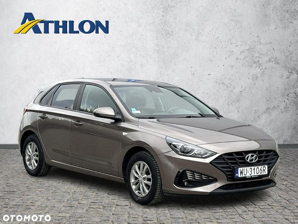 Hyundai i30 1.5 DPI Classic + - 7