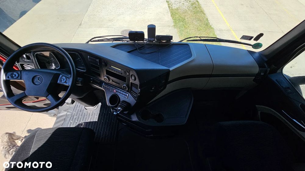 Mercedes-Benz Actros - 13