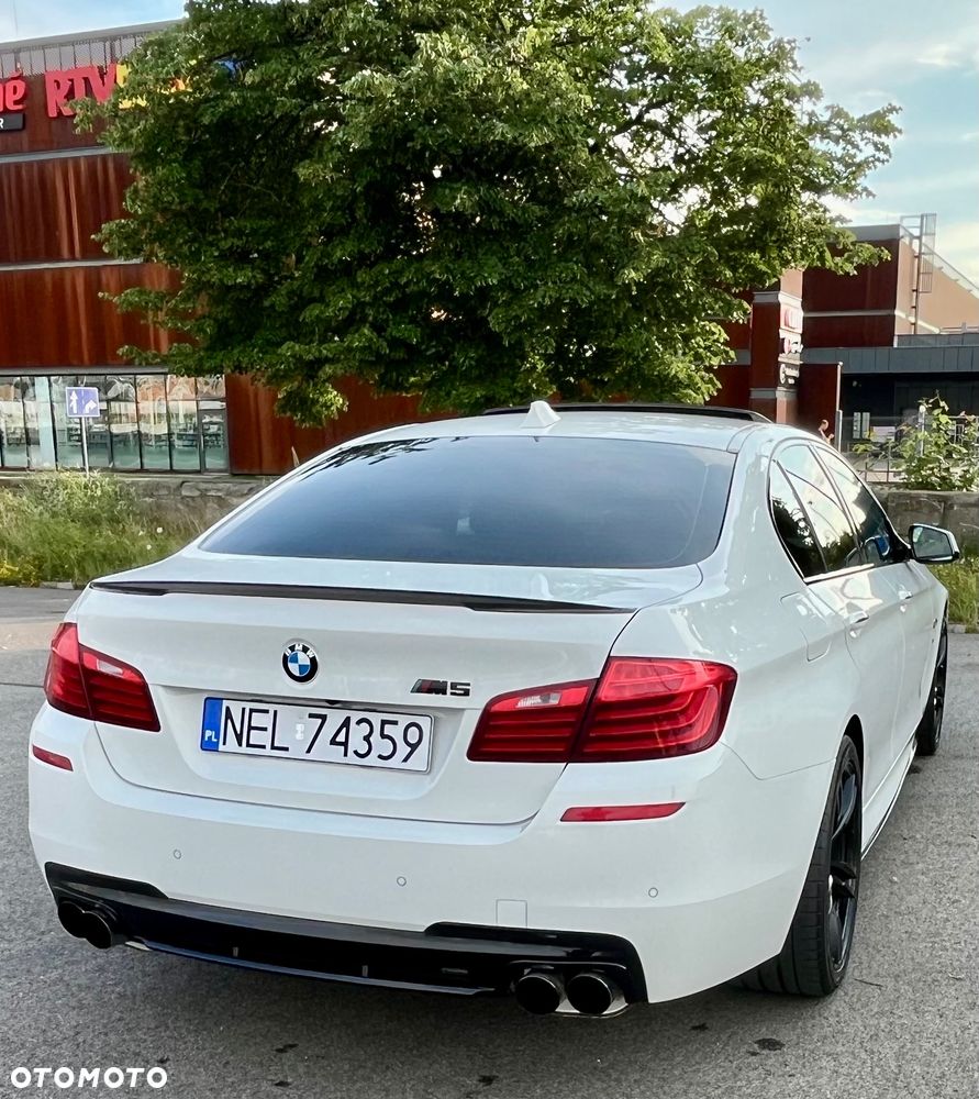 BMW Seria 5 550i xDrive Sport-Aut - 12