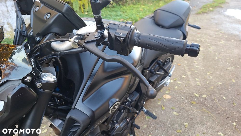 Yamaha MT - 30