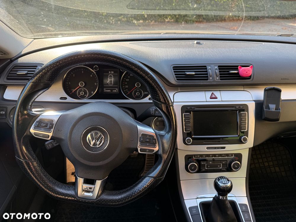 Volkswagen Passat 2.0 TDI Comfortline R-Style - 9