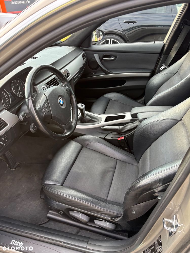 BMW Seria 3 325i - 11