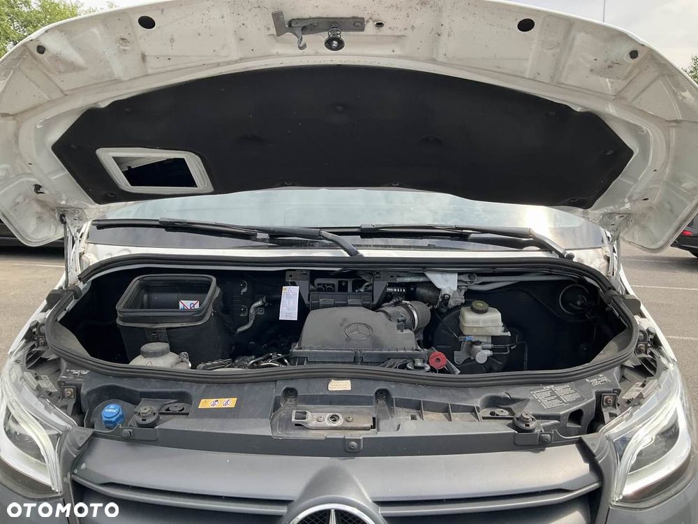 Mercedes-Benz Sprinter - 11