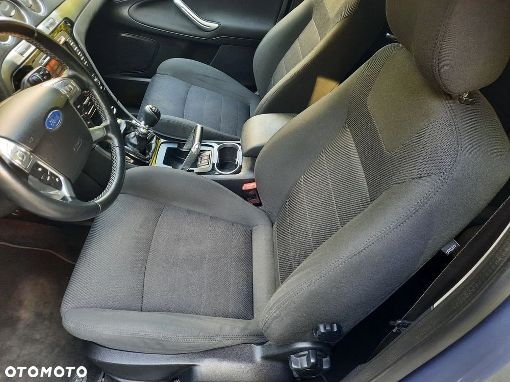 Ford S-Max 2.0 TDCi DPF Champions Edition - 25