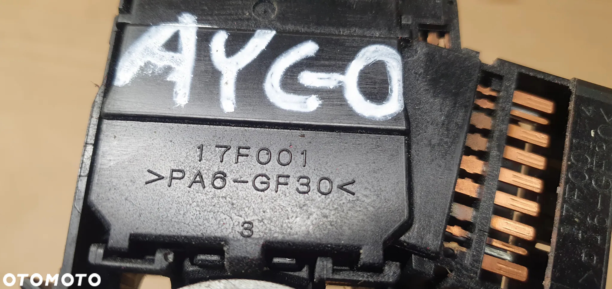 Przełącznik zespolony manetki Toyota Aygo 17F001 173848 - 6