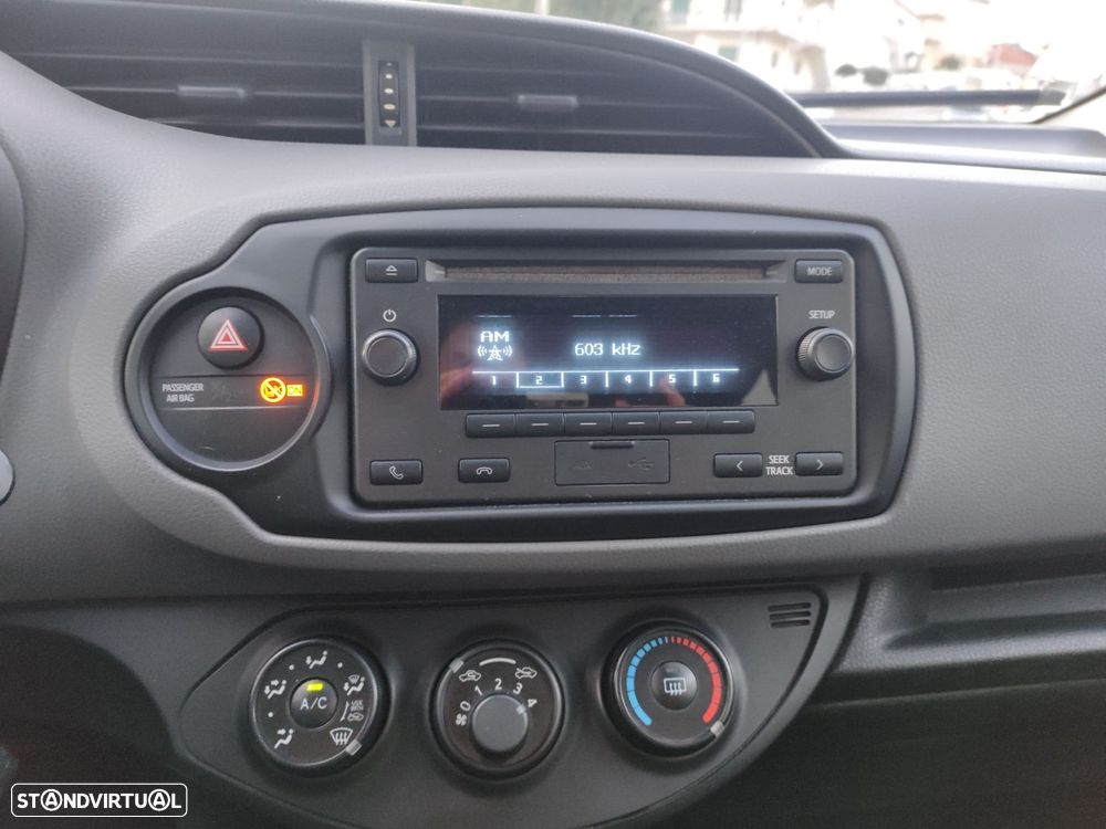 Toyota Yaris 1.0 VVT-i - 12