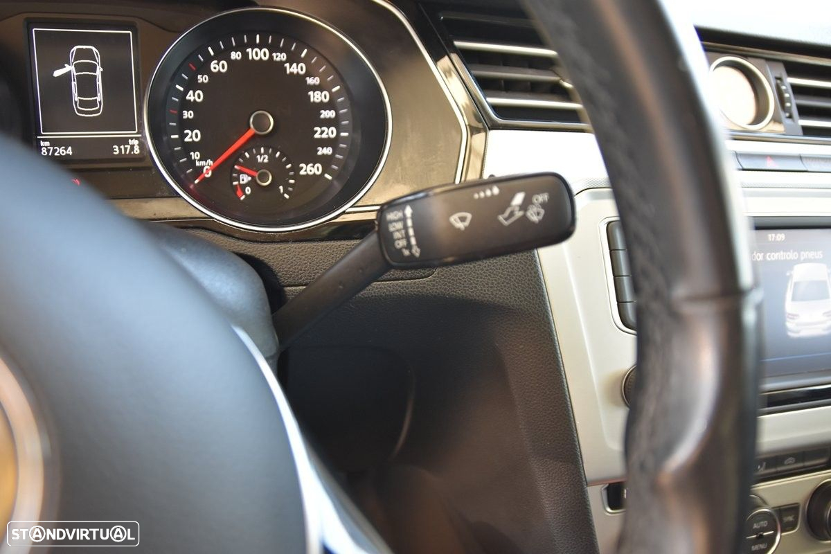 VW Passat 1.6 TDI Confortline - 17