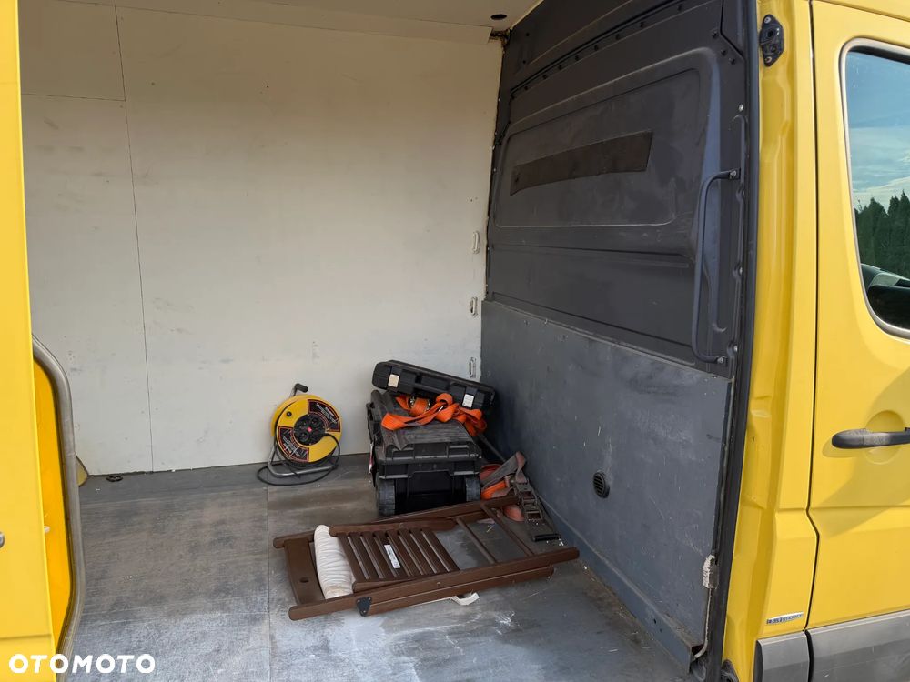 Mercedes-Benz SPRINTER - 11