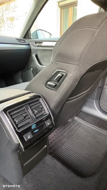 Skoda Superb 2.0 TDI 4x4 Active DSG - 9
