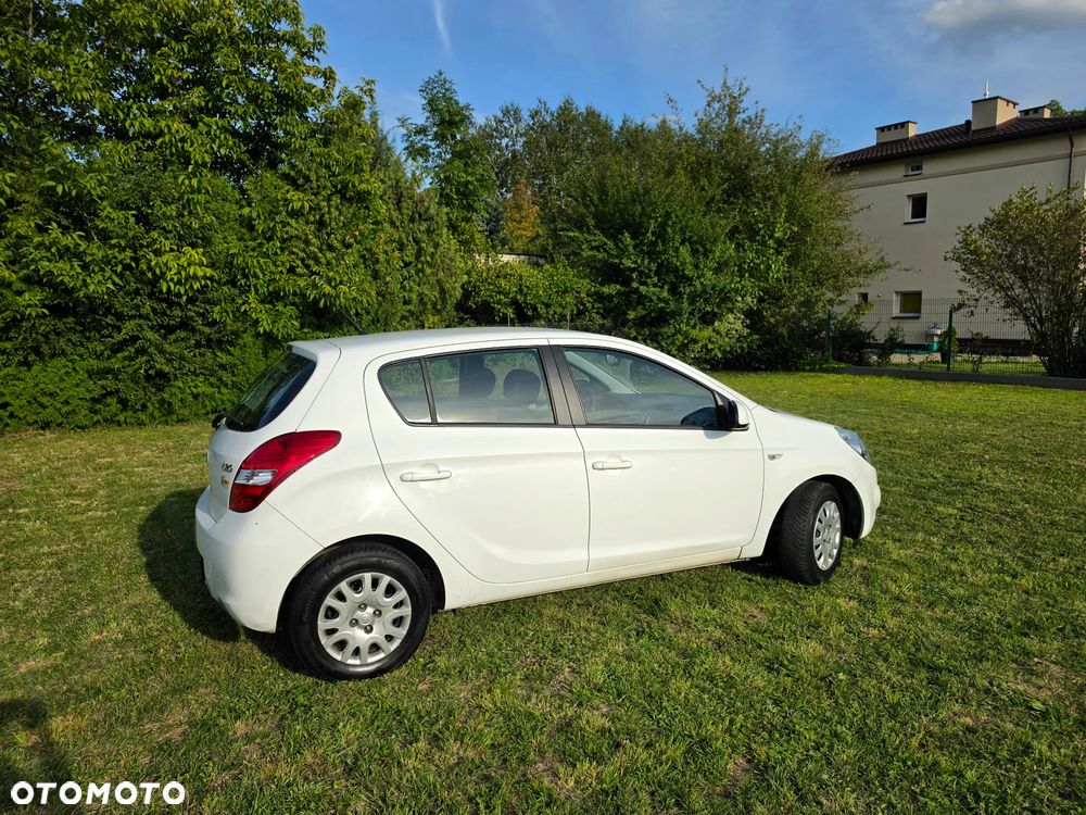 Hyundai i20 1.2 FIFA WM Edition - 18
